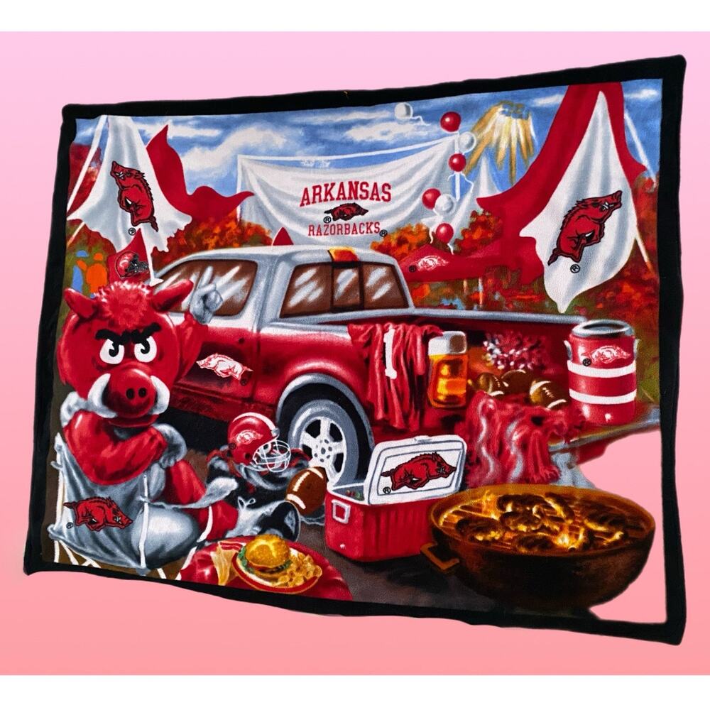University Of Arkansas Razorback Fleece Blanket  BBQ Tailgate Gently Used 45x65